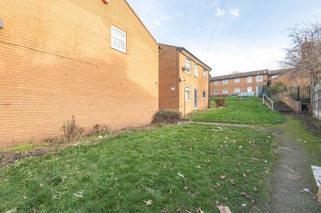 Additional image 16 of 2 bed flat for saleHeckmondwike Road, Dewsbury WF13