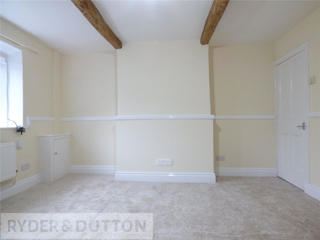 Property photo 3 of 15 Lounge