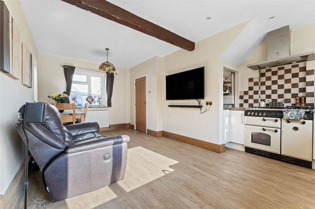 Property photo 3 of 17 Picture No. 12
