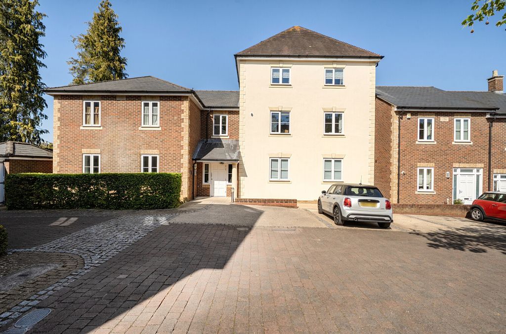 Property photo 1 of 15 1451162-2-69Ef869...
