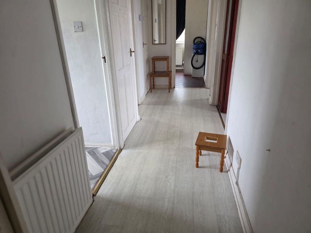 Property photo 3 of 19 Gallery