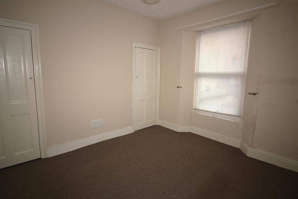 Property photo 2 of 13 Bedroom