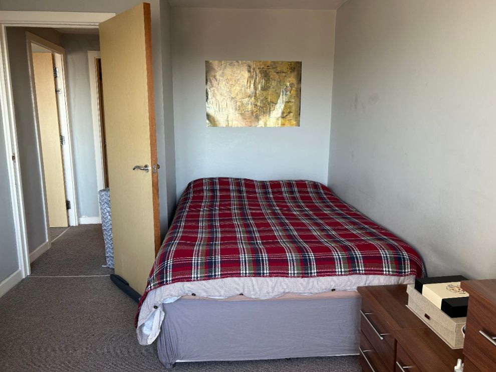 Property photo 3 of 6 Bedroom