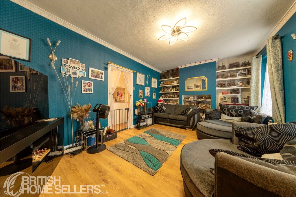 Property photo 2 of 20 Picture No. 11