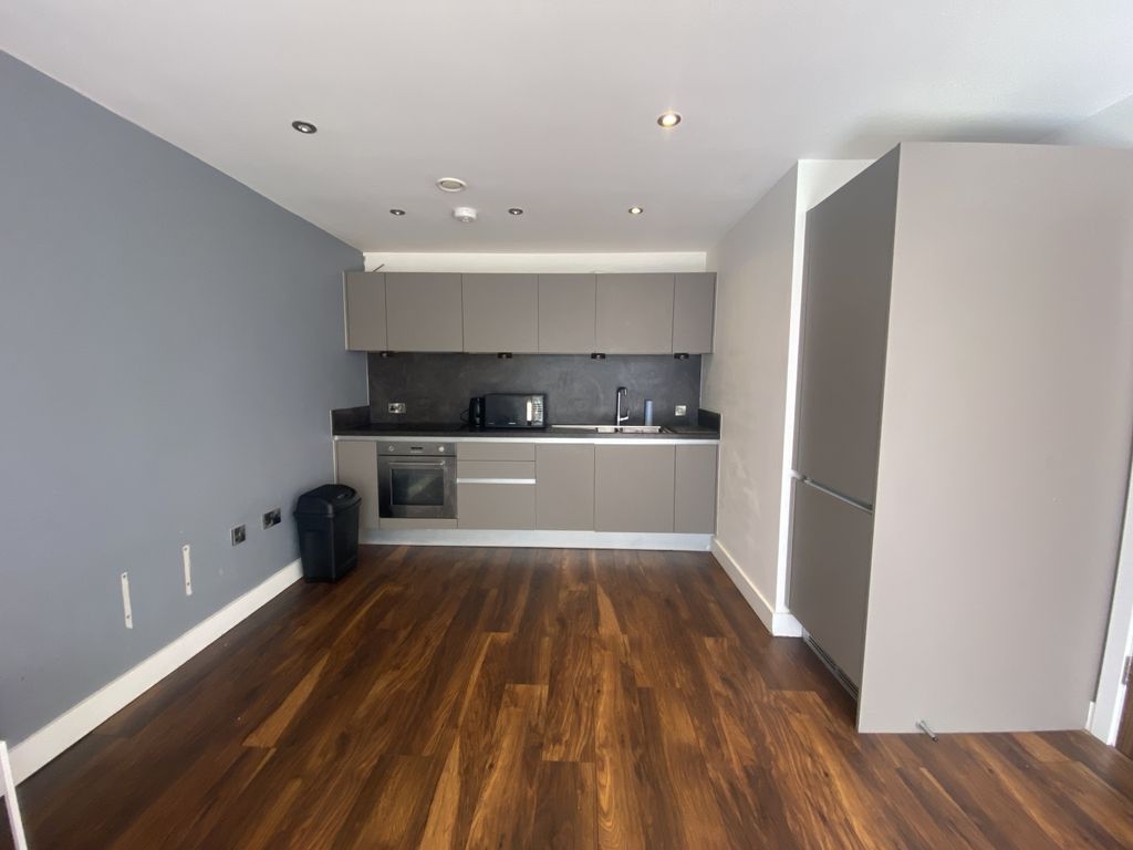 Property photo 3 of 12 Image00002