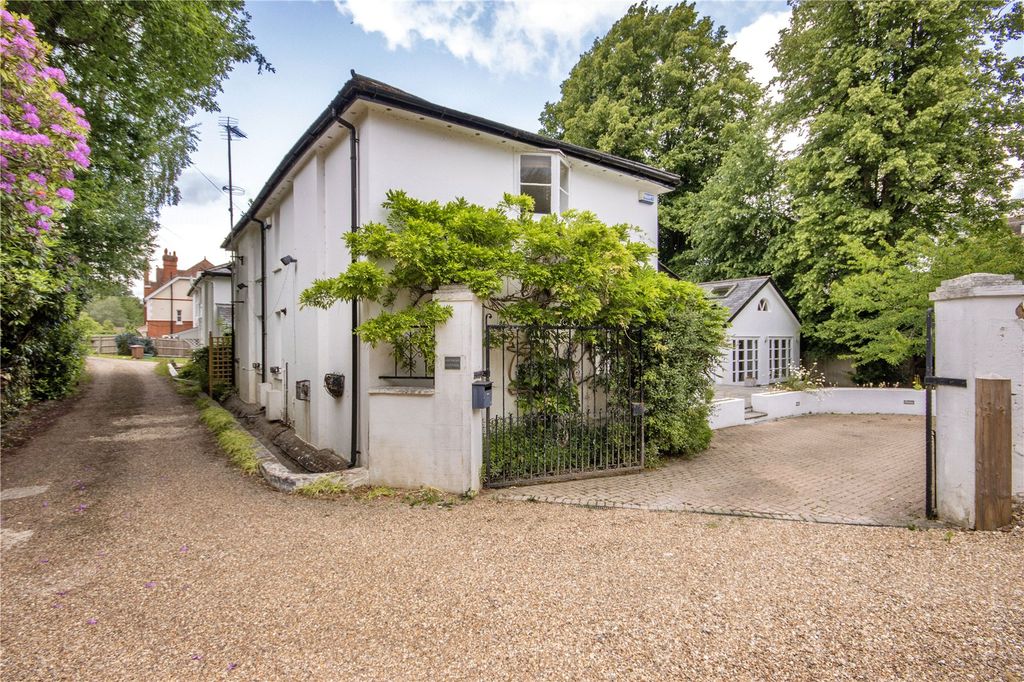 Property photo 2 of 21 Ardmore Cottage