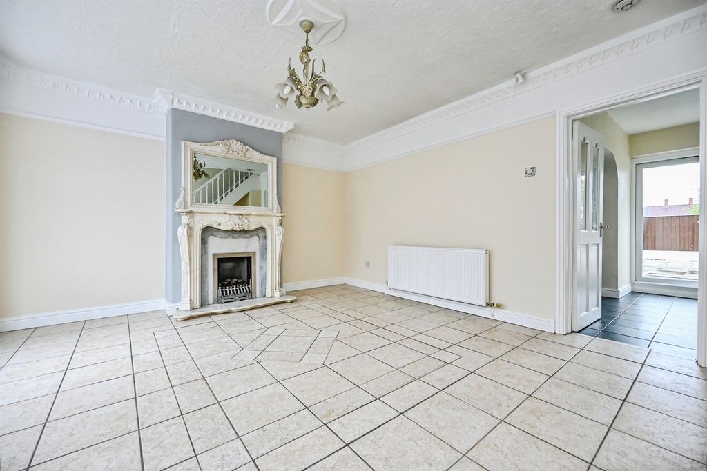 Property photo 3 of 20