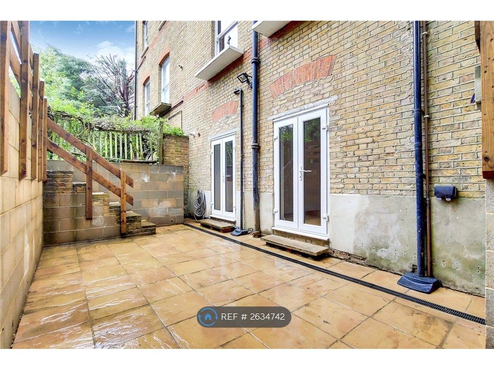 Property photo 3 of 9 Terrace