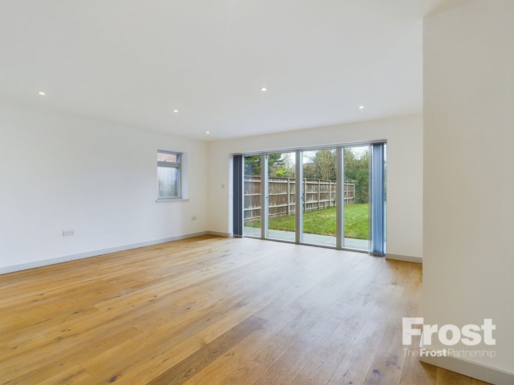 Property photo 2 of 16 Picture No. 03