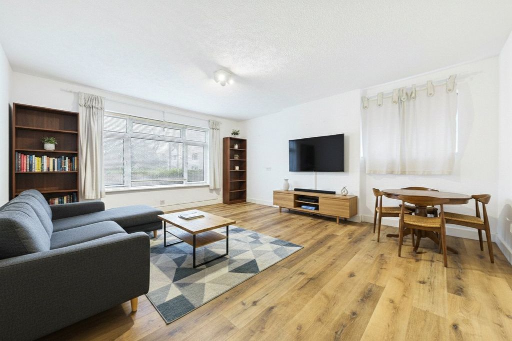 Property photo 2 of 9 Picture No. 16