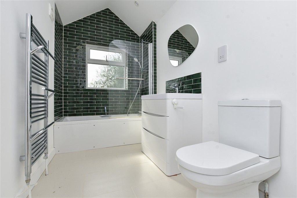 Property photo 2 of 15 Bathroom