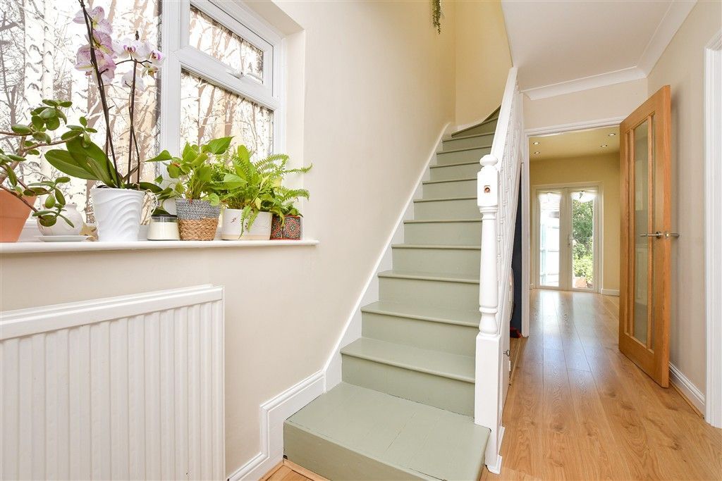 Property photo 3 of 15 Entrance Hall