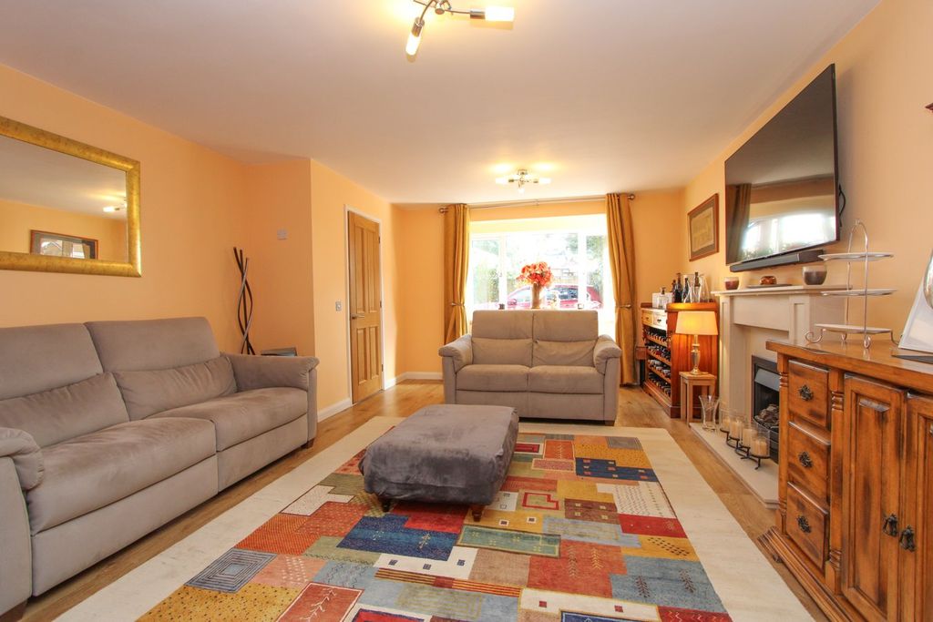 Property photo 3 of 26