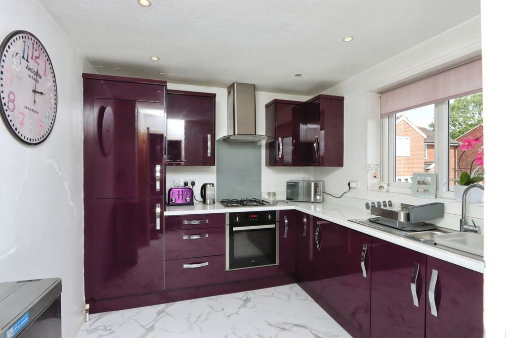 Property photo 2 of 10 Pbox-Img.Jpg