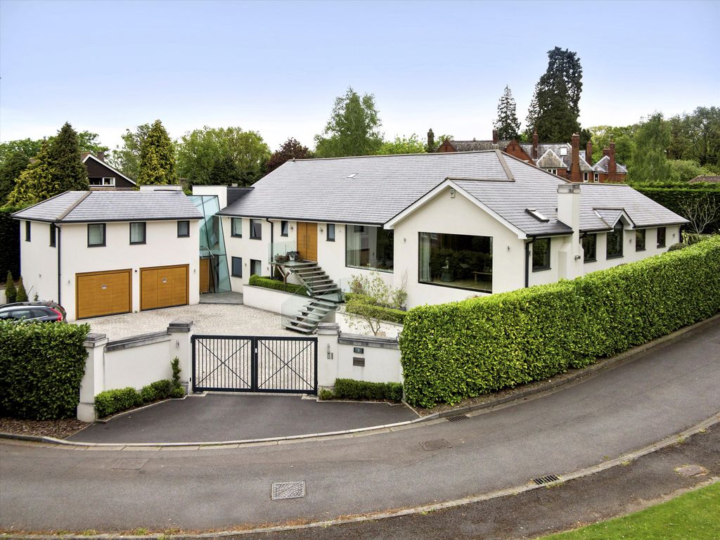 Property photo 1 of 18 Image