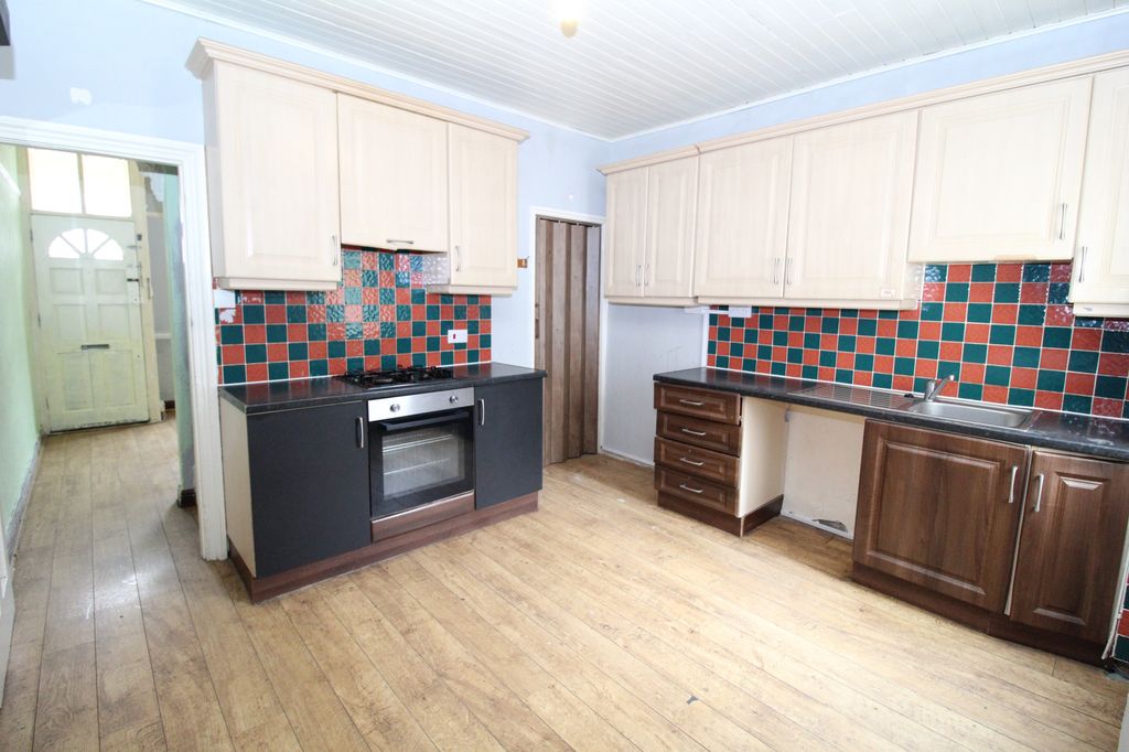 Property photo 3 of 8
