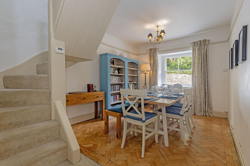 Property photo 3 of 22 Dining Room