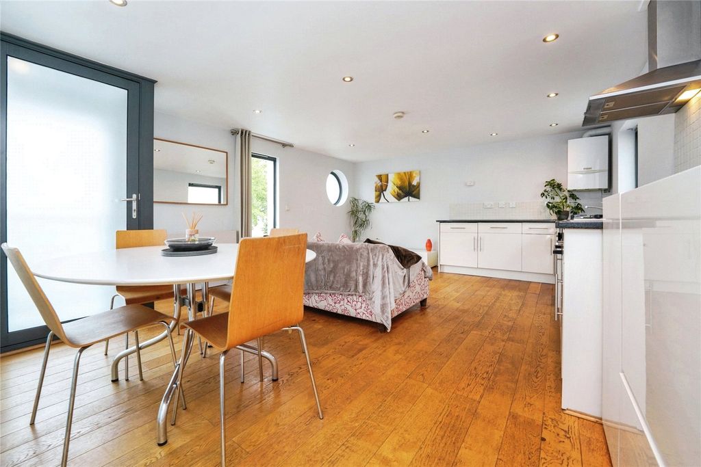 Property photo 3 of 13 Picture No. 11