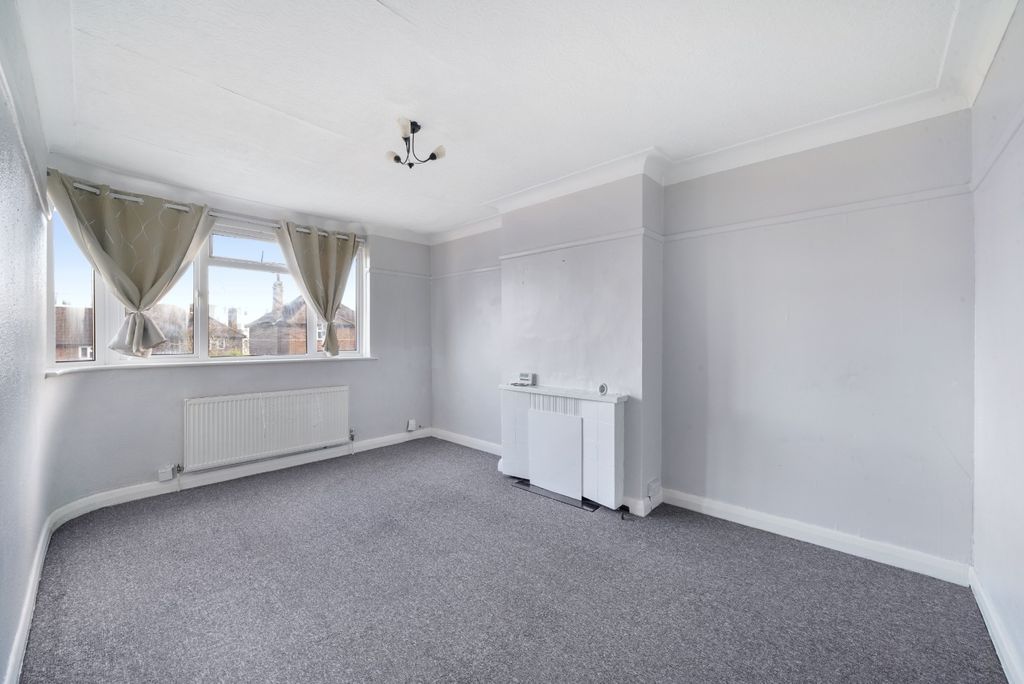 Property photo 3 of 11 4176854