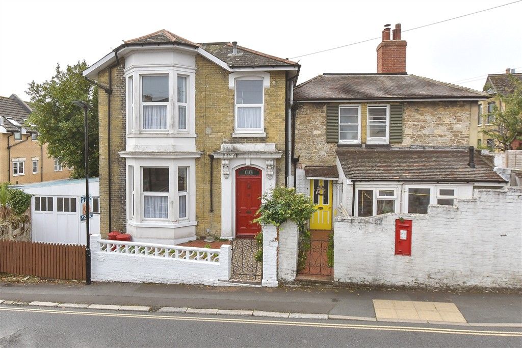 Property photo 1 of 17 External (Brochure)