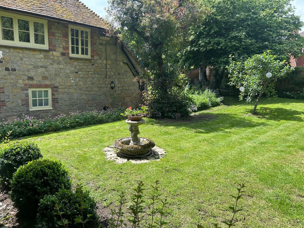 Property photo 2 of 8 2