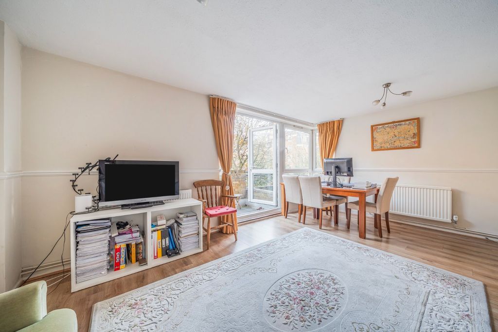 Property photo 1 of 17 Picture No. 02