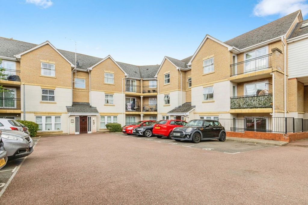 Property photo 1 of 8