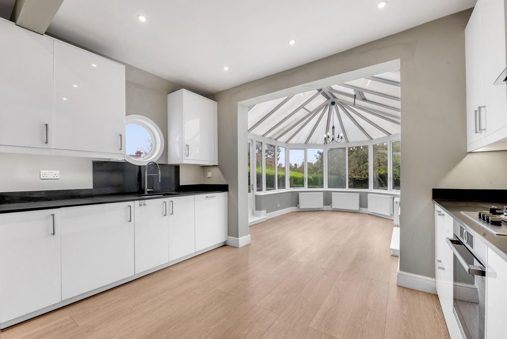 Property photo 3 of 15 Kitchen & Reception