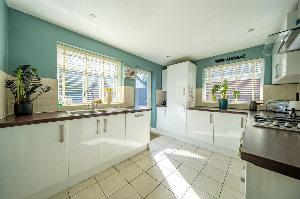 Property photo 3 of 13 Picture No. 02