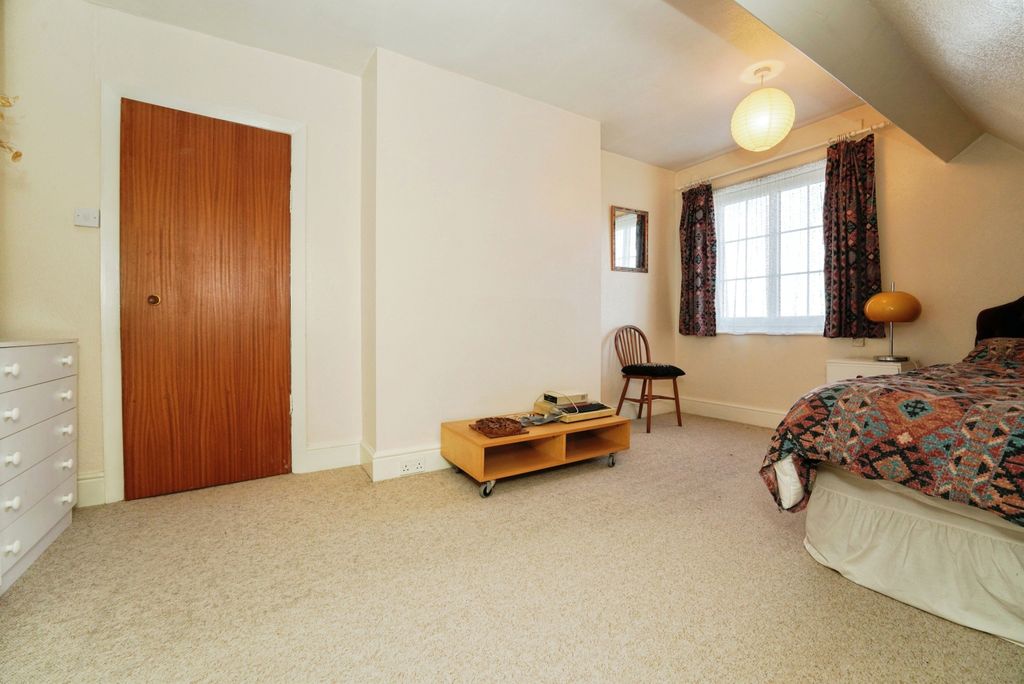 Additional image 10 of 6 bed detached house for saleOwletts End, Evesham, Worcestershire WR11