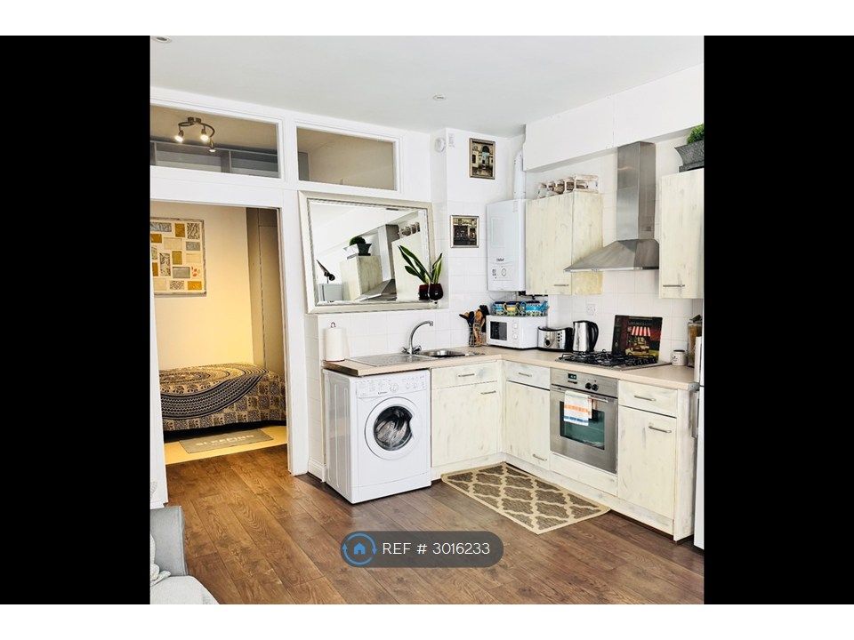 Property photo 2 of 12 Kitchen