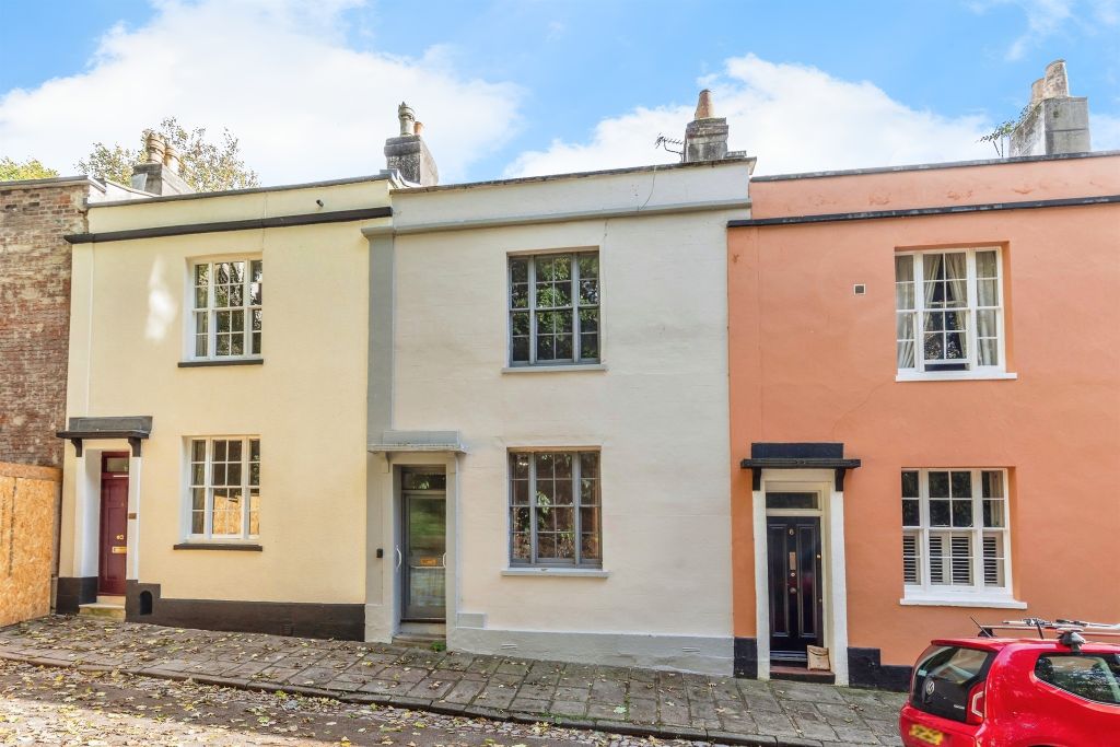 Property photo 1 of 17