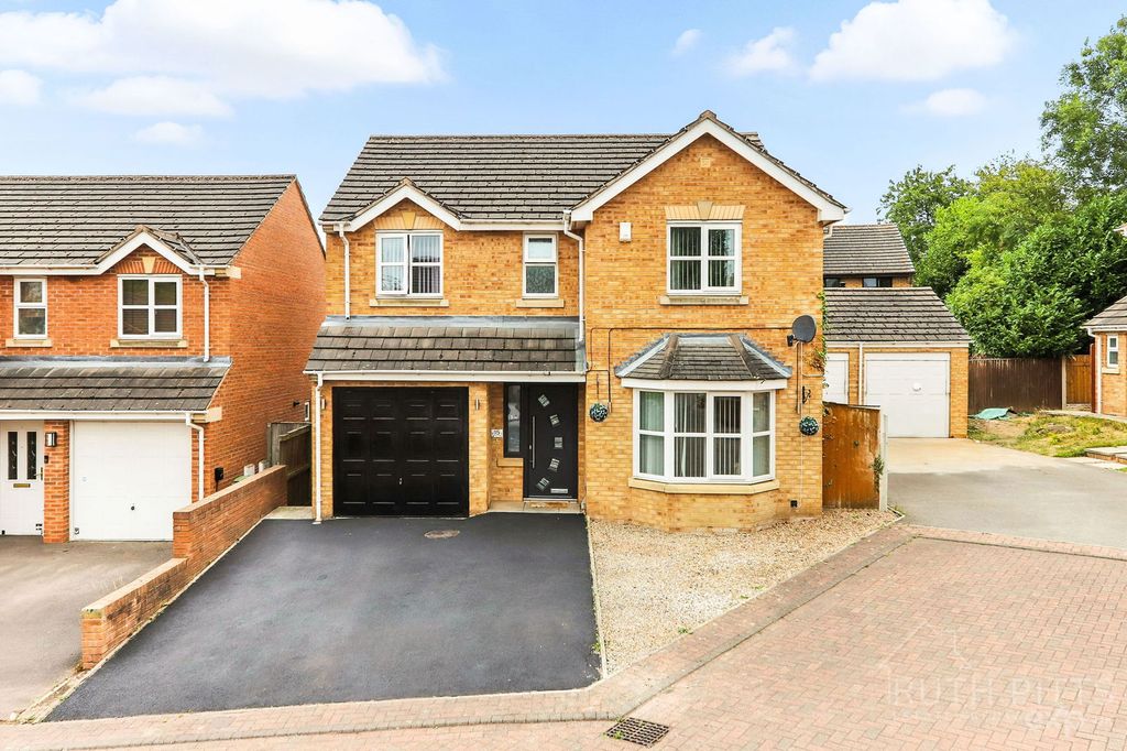 Property photo 1 of 32