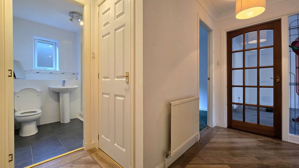 Additional image 8 of 3 bed flat to rentRiverside Gardens, Busby G76