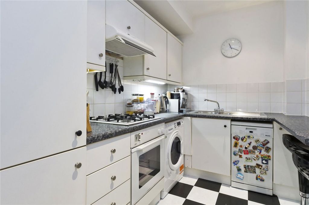 Property photo 2 of 6