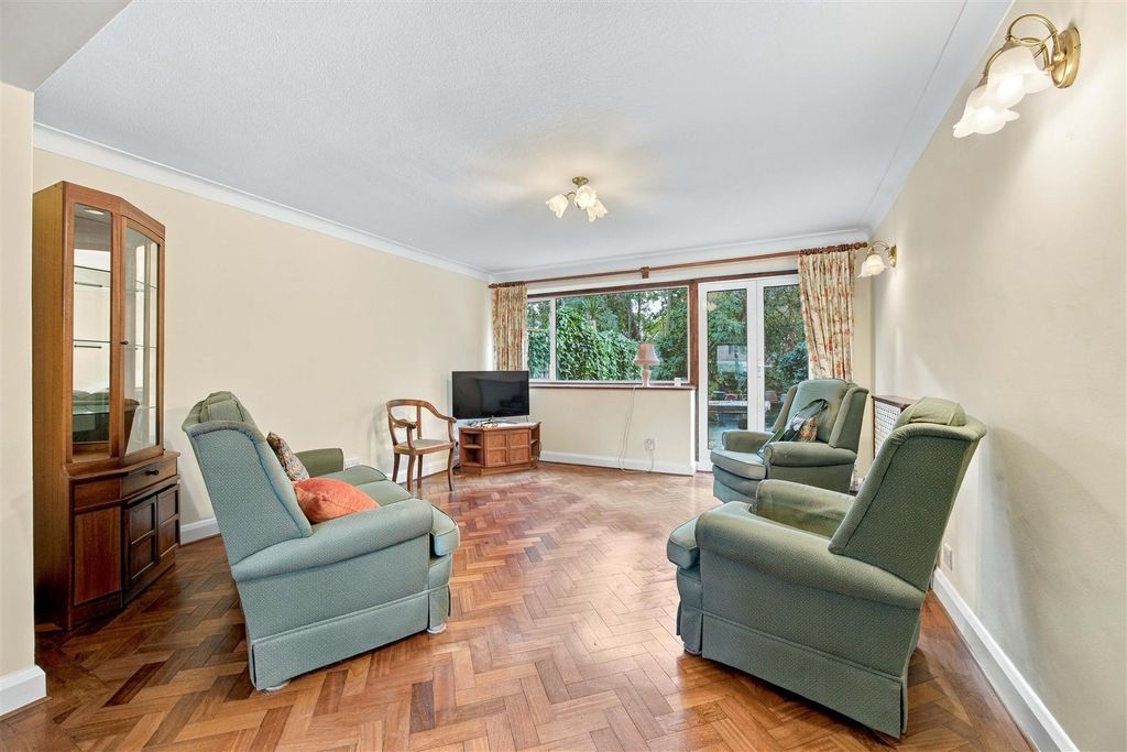 Property photo 2 of 10 Living Room