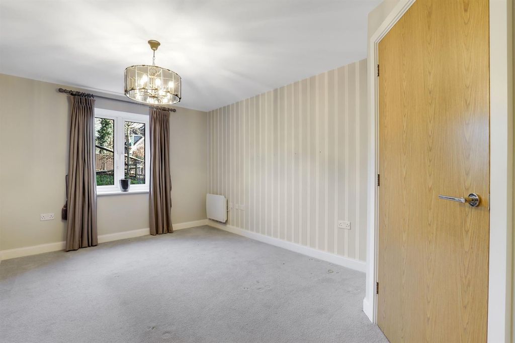 Additional image 7 of 2 bed flat for saleOutwood Lane, Chipstead, Coulsdon CR5