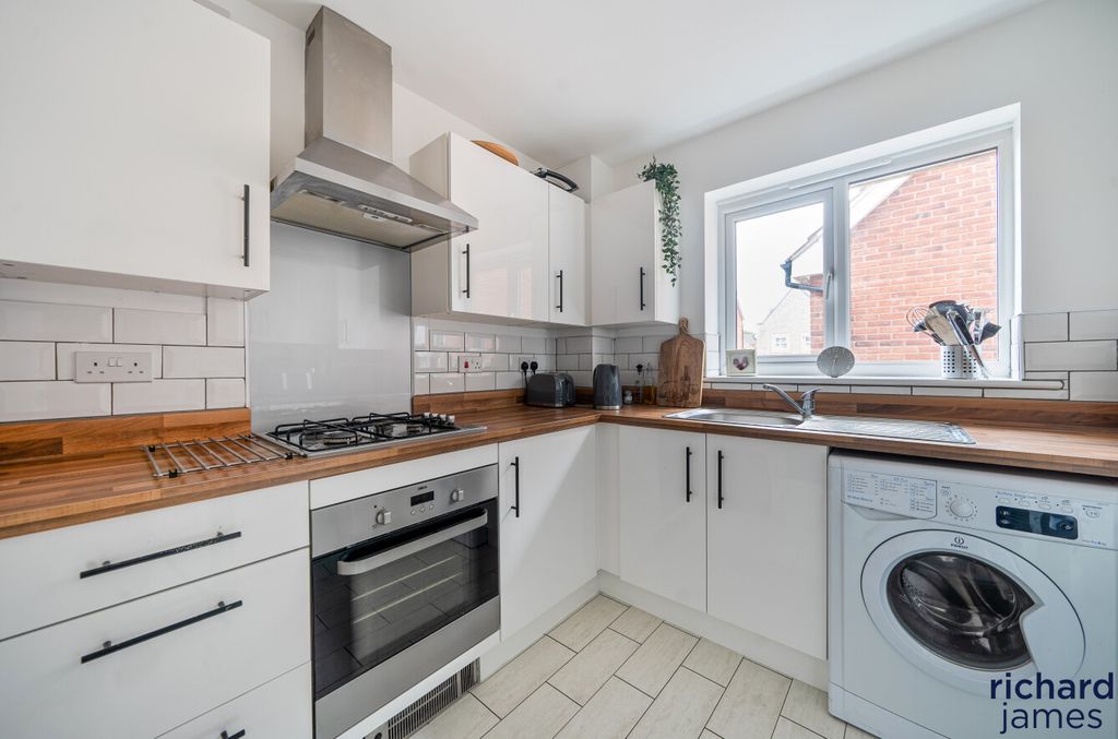 Property photo 3 of 10 F86206A95Bfc4E57Ab3A4Da944288c46
