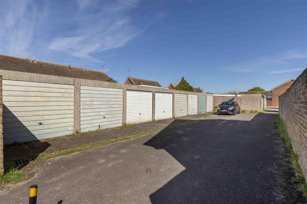 Property photo 1 of 4 Vancouver Garage_1.Jpg