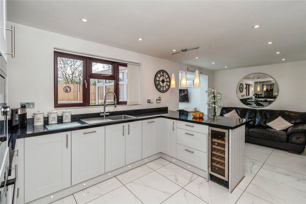 Property photo 3 of 53 Picture No. 33