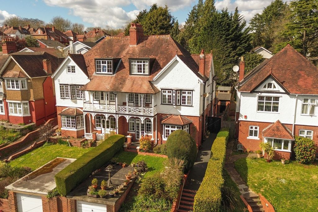 Property photo 1 of 35