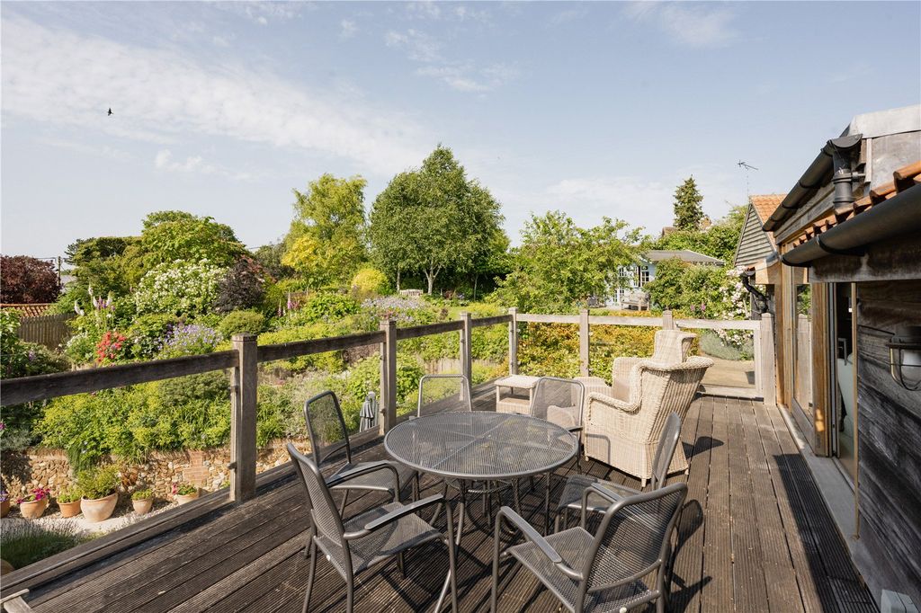 Property photo 3 of 23 Roof Terrace