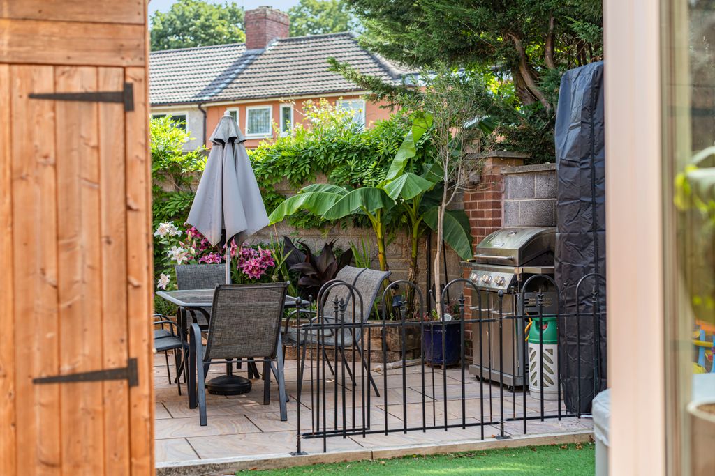 Property photo 2 of 28 Garden