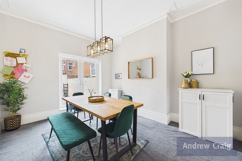 Property photo 3 of 17 Dining Room