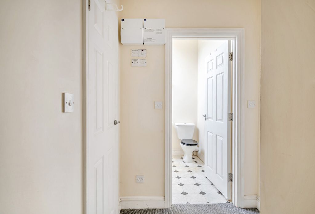 Property photo 3 of 8 Picture 3