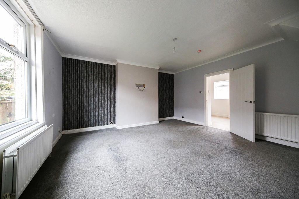 Property photo 2 of 12 Lounge.Jpg