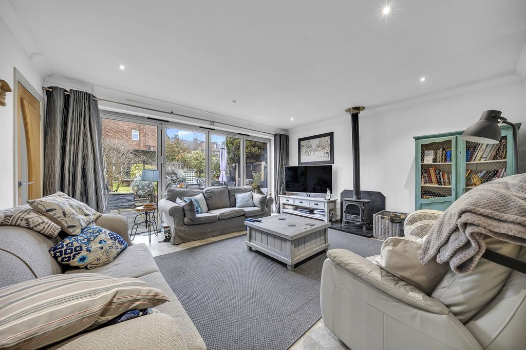 Property photo 1 of 17