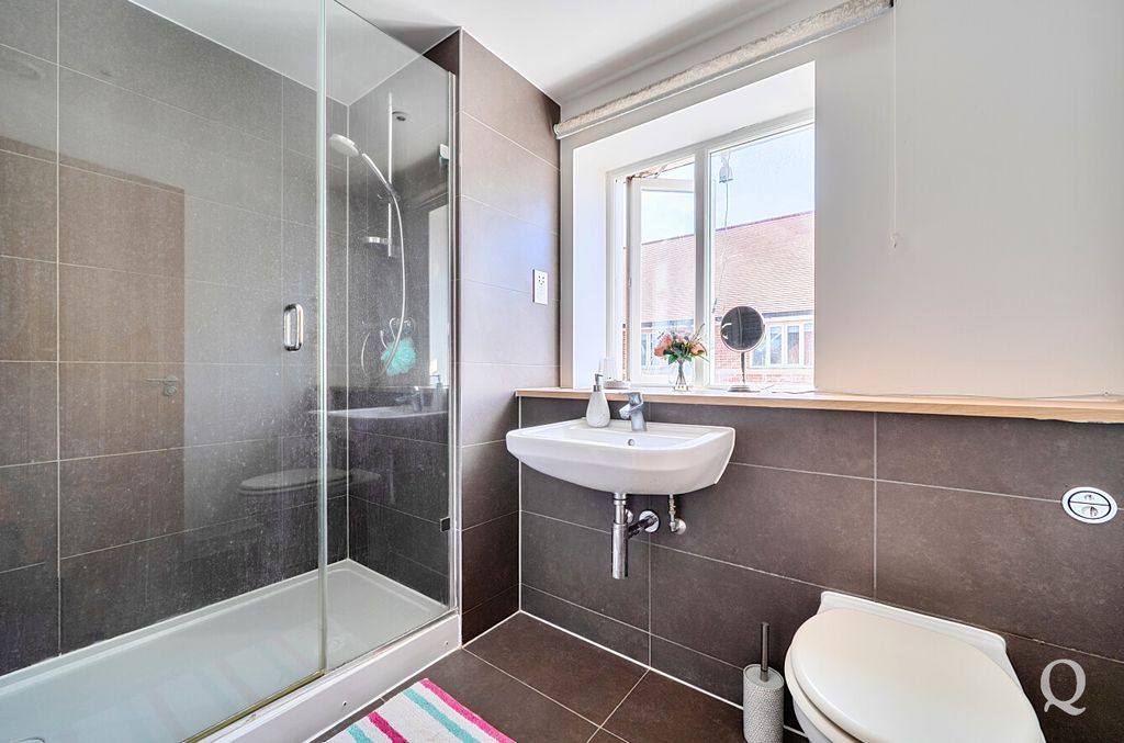 Property photo 2 of 22 1764E9F4-cd4A-46d...