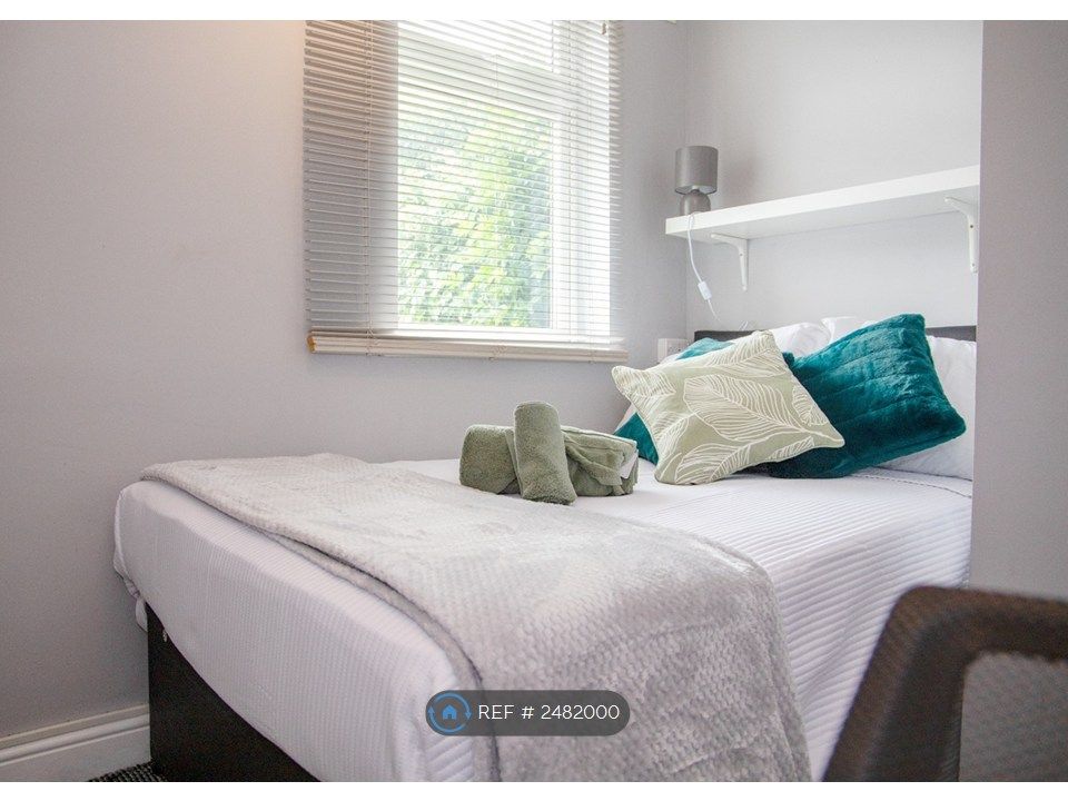 Property photo 2 of 13 Double Ensuite Upstairs