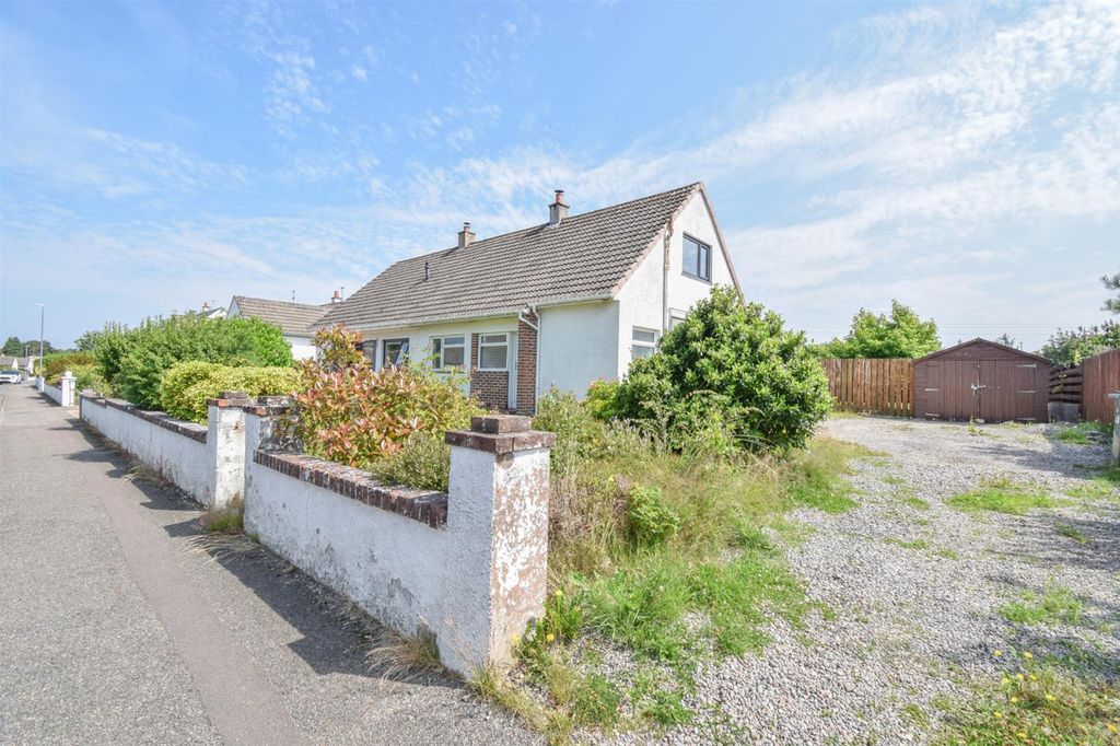Property photo 2 of 22